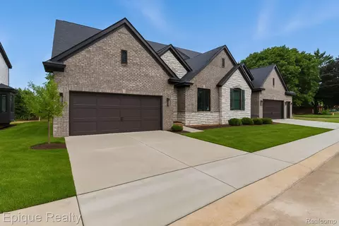 3358 Cornerstone Dr, Orion, MI 48360