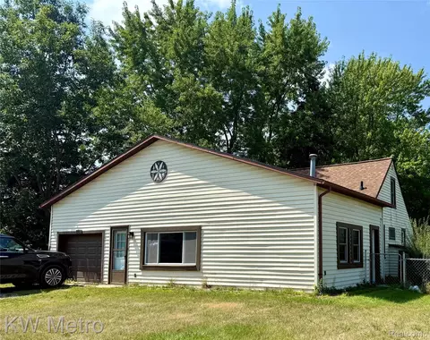 5982 S Mission Rd, Mount Pleasant, MI 48858