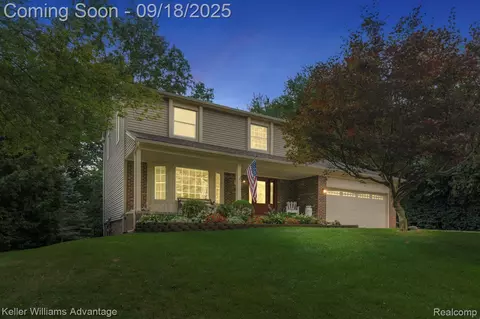 4921 Whitlow Ct, Commerce, MI 48382
