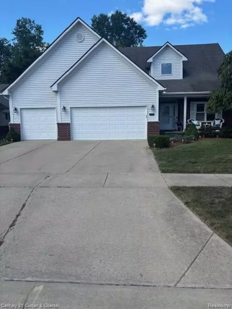 23196 W Creek Dr, Huron, MI 48164