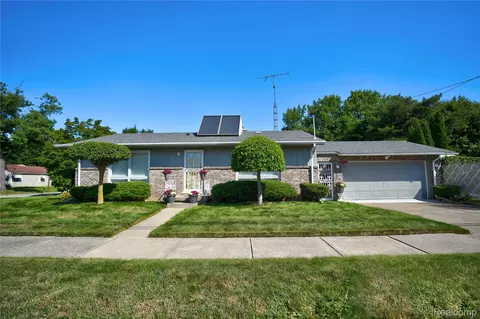 1937 Chelan St, Flint, MI 48503 photo 1