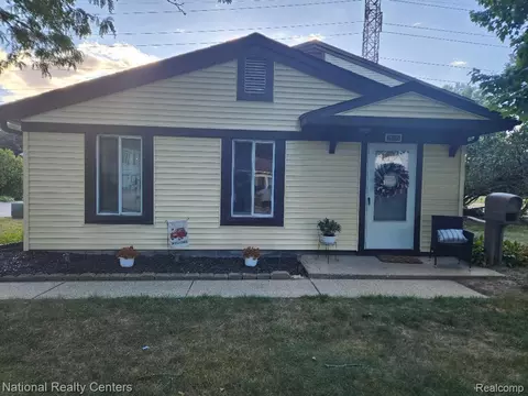 38075 Sherwood St, Westland, MI 48185