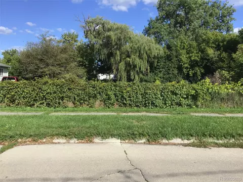 2416 Lynnwood Ave, Saginaw, MI 48601