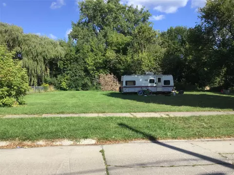 2420 Lynnwood Ave, Saginaw, MI 48601