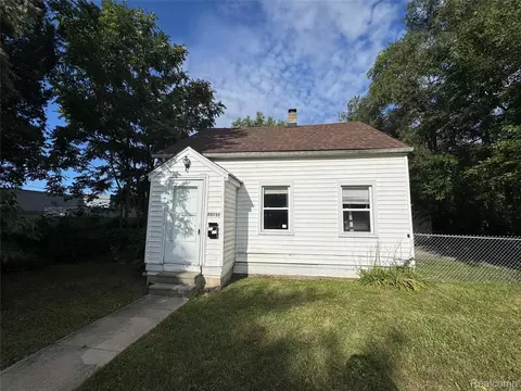 20737 Nummer St, Warren, MI 48089