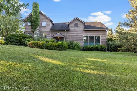 7783 Fischers Way, Webster, MI 48130