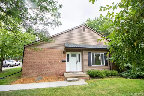 3425 Burbank Dr, Ann Arbor, MI 48105