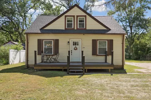 46695 Ayres Ave, Van Buren, MI 48111