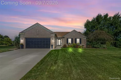 47240 Bayview Ct, Canton, MI 48188