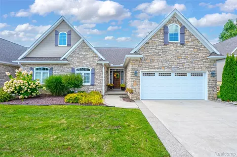 12360 Worthington Ct, Grand Blanc, MI 48439
