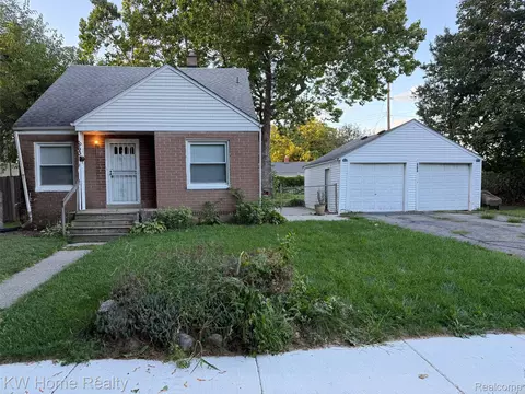 663 Lenox Ave, Pontiac, MI 48340