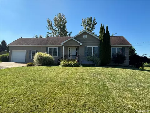 8136 Farrand Rd, Otisville, MI 48463