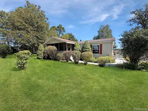 475 Washington St, Sunfield, MI 48890