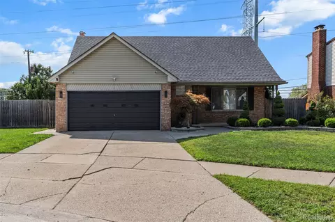 36635 Kenneth Ct, Sterling Heights, MI 48312