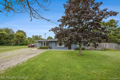 7520 Starville Rd, Cottrellville, MI 48039