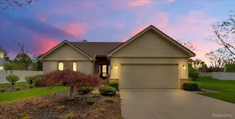 706 Donnalee Dr, Monroe, MI 48162