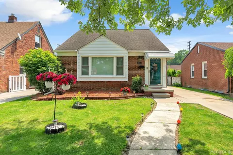 2053 Edgewood St, Dearborn, MI 48124