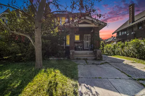51 Puritan St, Highland Park, MI 48203