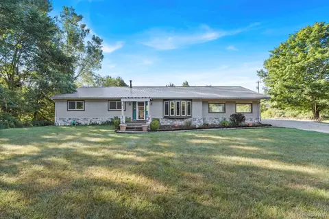 5376 Casey Rd, Dryden, MI 48428
