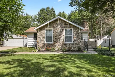 18876 Lennane, Redford, MI 48240