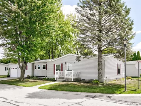 4333 24th Ave #67, Fort Gratiot, MI 48059