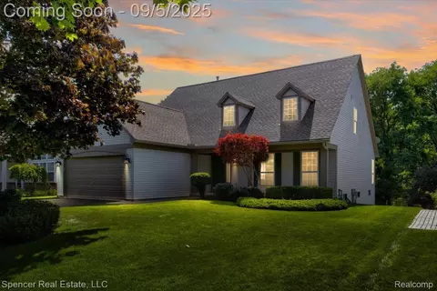 1245 Woodbriar Dr, Oxford, MI 48371