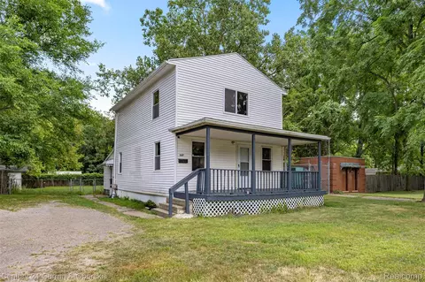 537 Helen St, Inkster, MI 48141