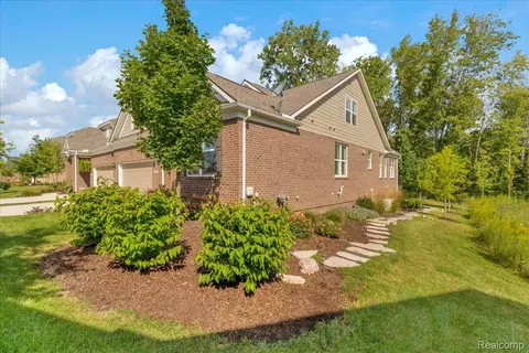 48614 Windfall Rd, Novi, MI 48374