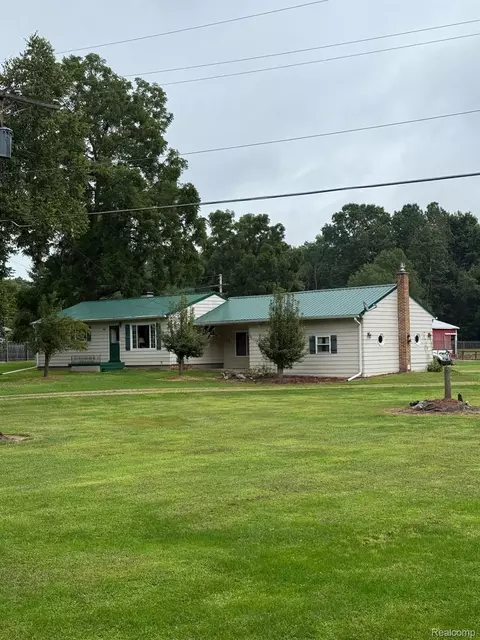 3040 Millville Rd, Lapeer, MI 48446