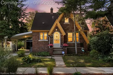 35451 John St, Wayne, MI 48184