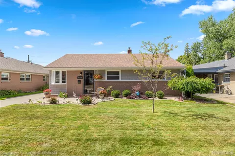 18216 Hamann St, Riverview, MI 48193