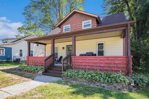 3934 Huron St, North Branch, MI 48461