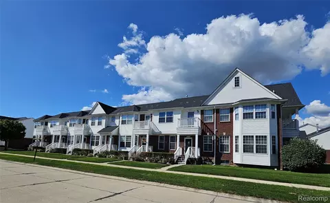 29181 Philadelphia Dr #40, Chesterfield, MI 48051