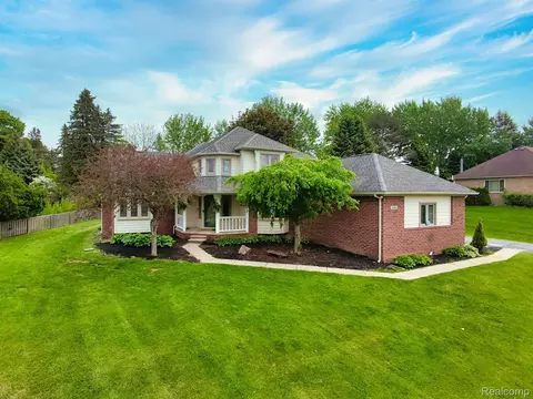 8148 Orchardview Dr, Washington, MI 48095