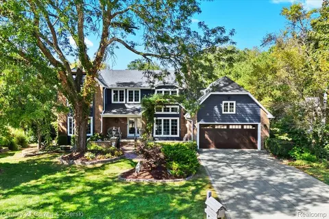 42620 Bradner Rd, Northville, MI 48168