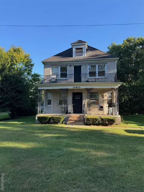 30812 Fink Ave, Farmington, MI 48336