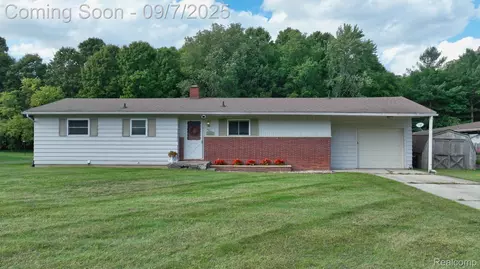 2342 Meadowbrook Ln, Clio, MI 48420