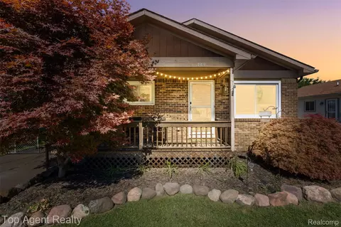 49431 Fuller Rd, Chesterfield, MI 48051