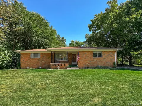 28570 Norwood Ave, Warren, MI 48092