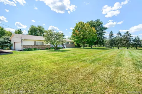 9050 E Bristol Rd, Davison, MI 48423