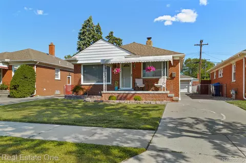 524 Pagel Ave, Lincoln Park, MI 48146