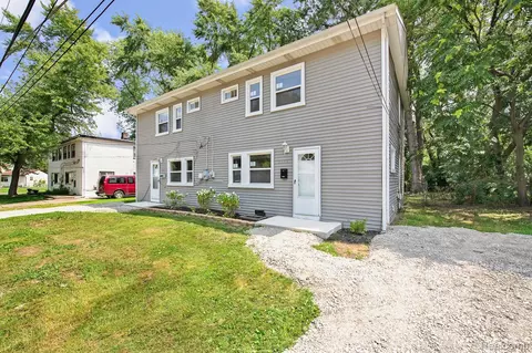 2307-2309 Deerfield, Westland, MI 48186
