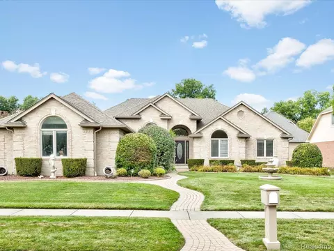 56909 Pinecone Blvd, Shelby Township, MI 48316