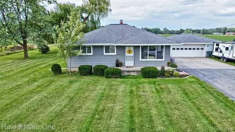 9772 Crawford Rd, Columbus, MI 48063