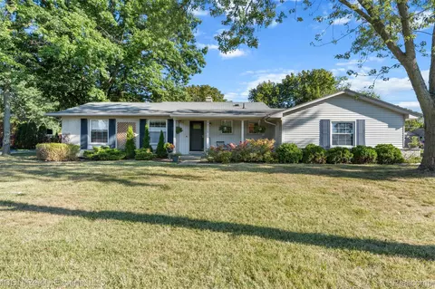 28775 Lorikay St, Farmington, MI 48334