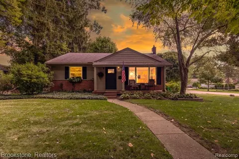 16054 Southampton St, Livonia, MI 48154