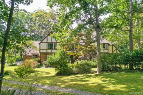 15000 Bishop Rd, Argentine, MI 48418