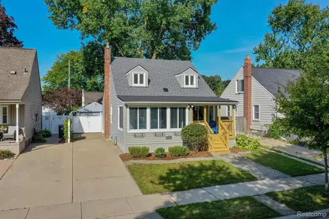 1002 S Wilson Ave, Royal Oak, MI 48067