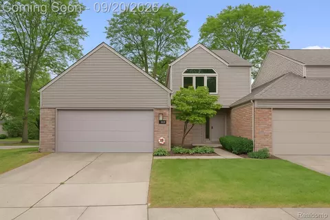 1008 Ann St, Birmingham, MI 48009