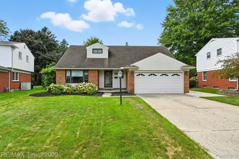 14931 Lakewood Dr, Plymouth, MI 48170
